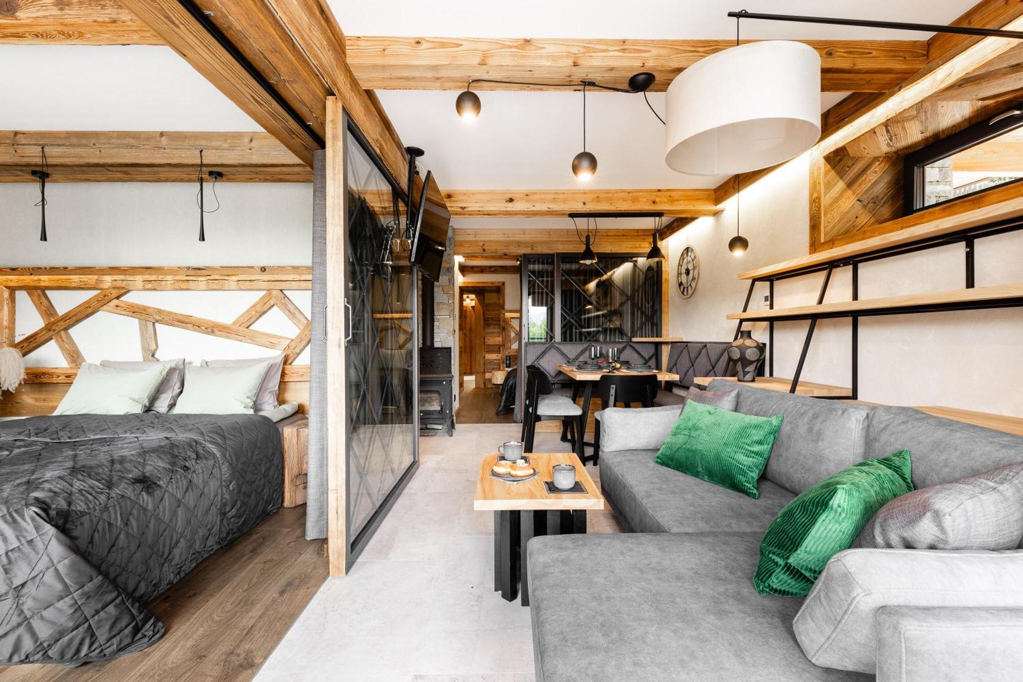 Mountain Base Milton Bachledzki Wierch 1 *